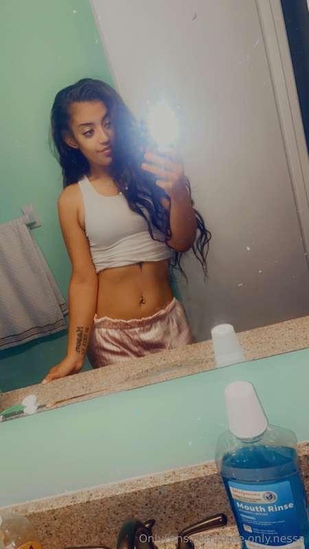 Buy my content guys 😘💋