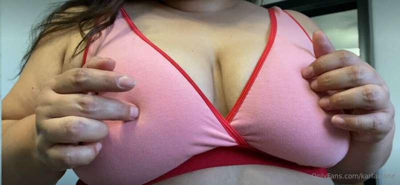 I love getting you hard with my tits and ass. Showing you ho..