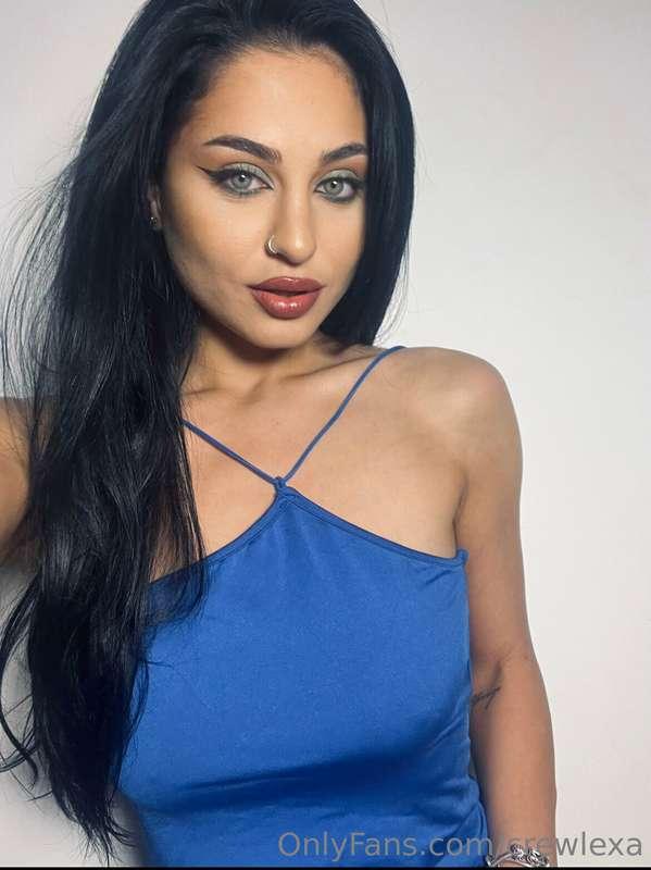 Do you like this dress as much as I do?😍😍