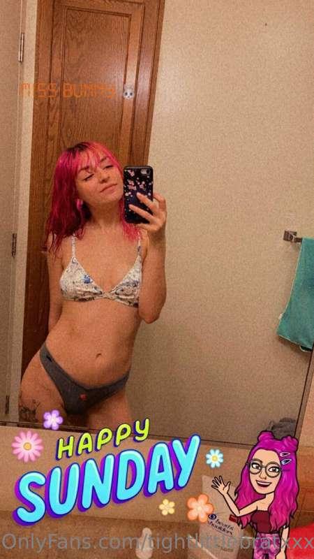 Feeling cute come tip me 🥰