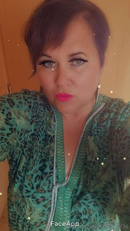 Do u think this dress matches my green eyes xx