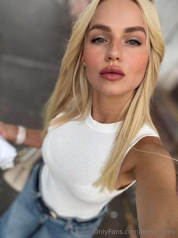 I want to leave this fresh and cute pics of me here, happy w..