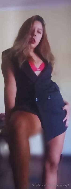 @catadiverdi1Obey me with your eyes, even clothed I have you..
