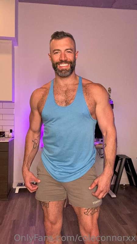 Let's have an awesome weekend guys!🕺