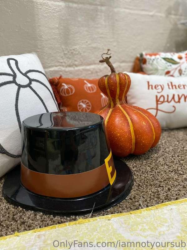 Darling, I know it’s cold out, so I made us an indoor picnic..