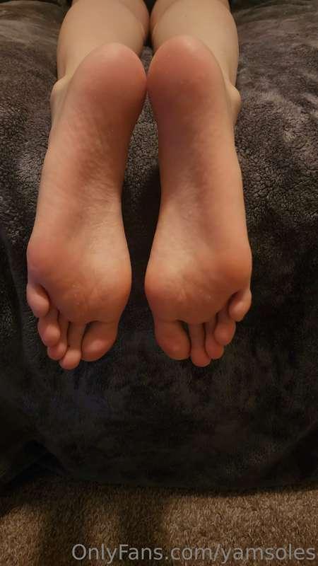 It's sole Sunday, can you handle big asian feet?