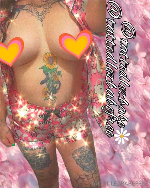 🩷✨ @tattedlezbabe ✨🩷… i wanna make you cum baby ;) 