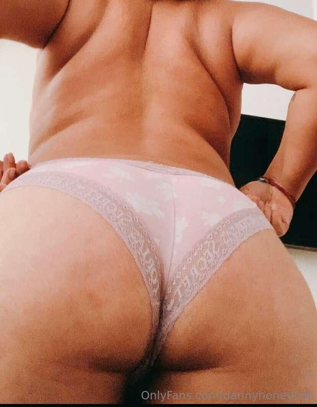 Do you like a sexy dance? I take off my lingerie only for yo..