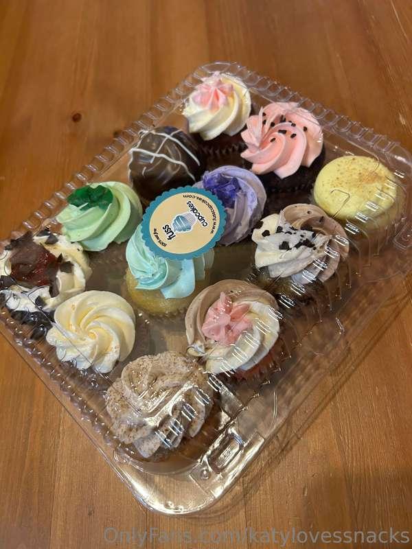 Today’s prey 😋
When we are sad we eat cupcakes 🧁
