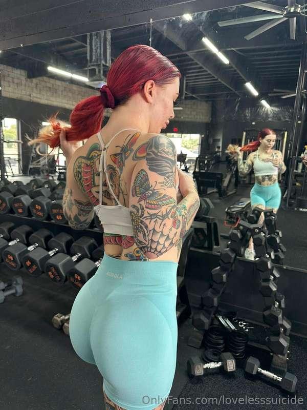 Would you hit on me in the gym?😍