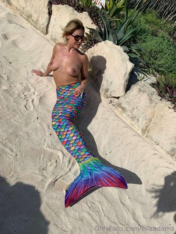 3. Mermaid 🧜‍♀️

I borrowed this tail from @jennyscordamagli..