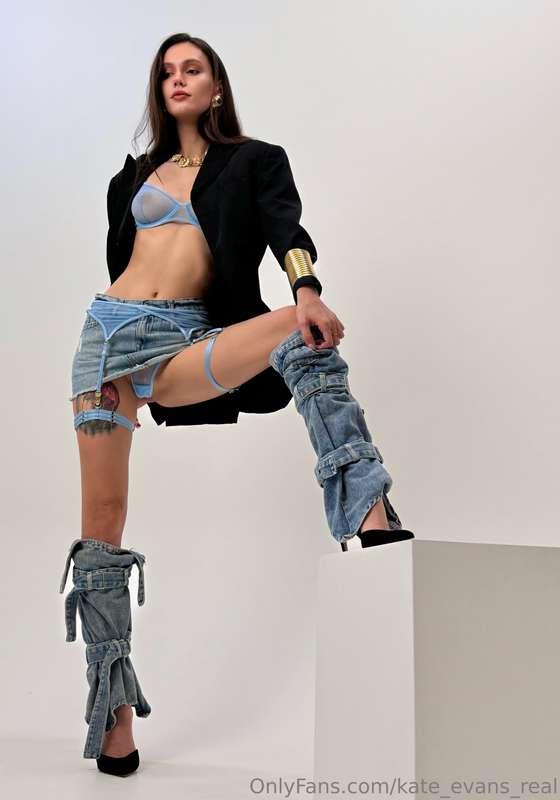 Shots from my favorite shoot! Denim just hugs me too damn we..