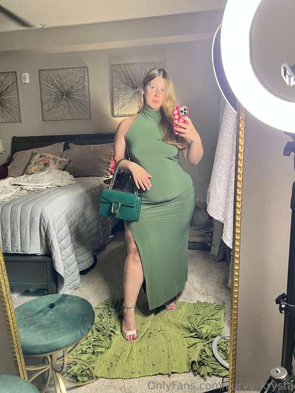 I wonder how many likes this pretty dress can get ❤️. Who kn..