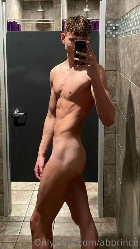 Leg day today. Decided I’d shower there today so I could giv..