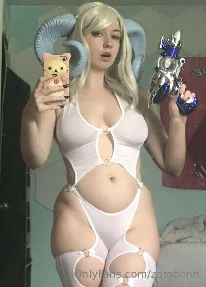 would you fuck an alien chick? :P