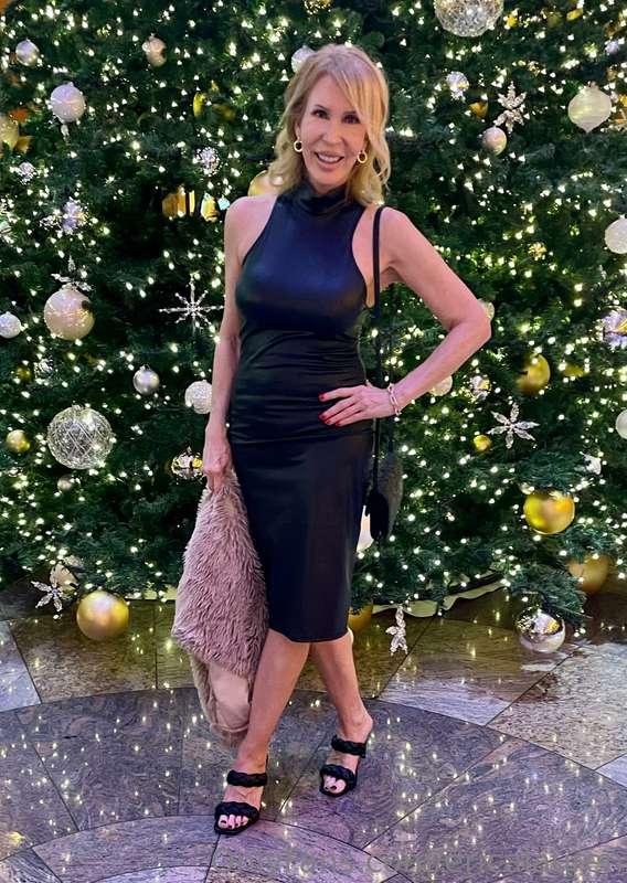 Merry Christmas Eve 🎄🎁. 
Have you been a good or naughty boy..
