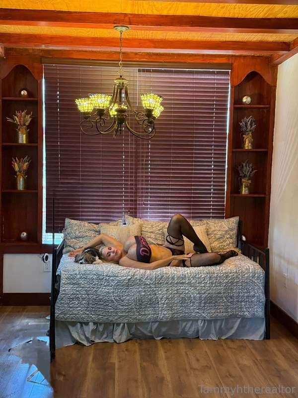 Who wants the set of pics!