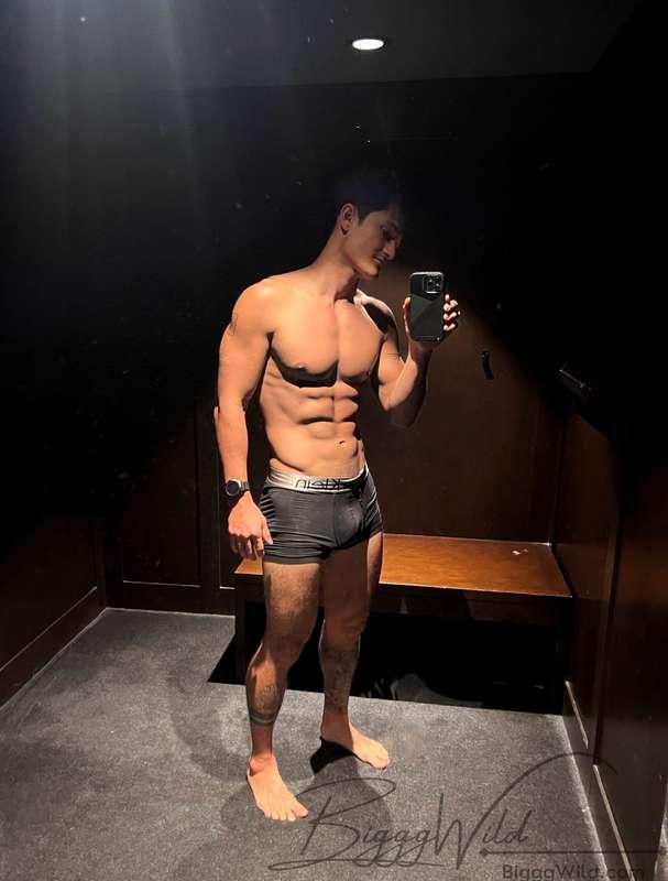 Changing room selfies
