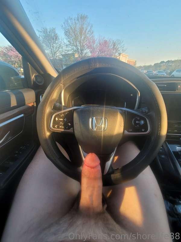 Just another day of stroking in public after working out