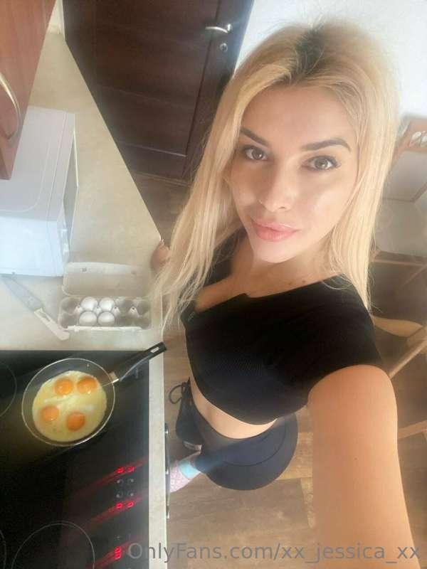 👀 Good morning 🍳 You would try my food if i make a breakfast..