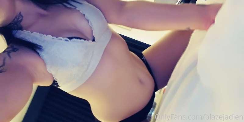 You wanna rub ur hands all over my soft. Nice body