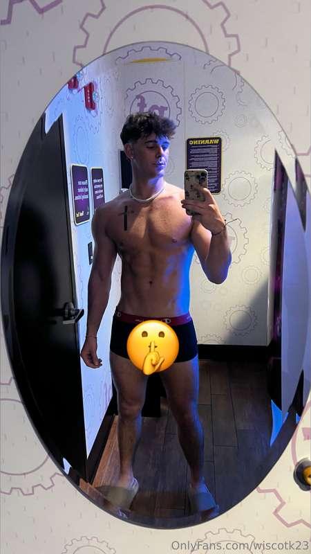 WHOS BORED AND HORNY? check those dms tonight😍