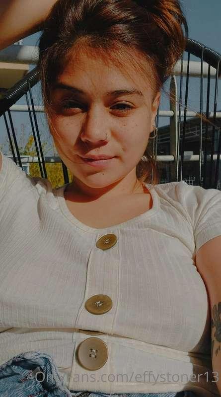 With lots of energy. Hi darlings 💞