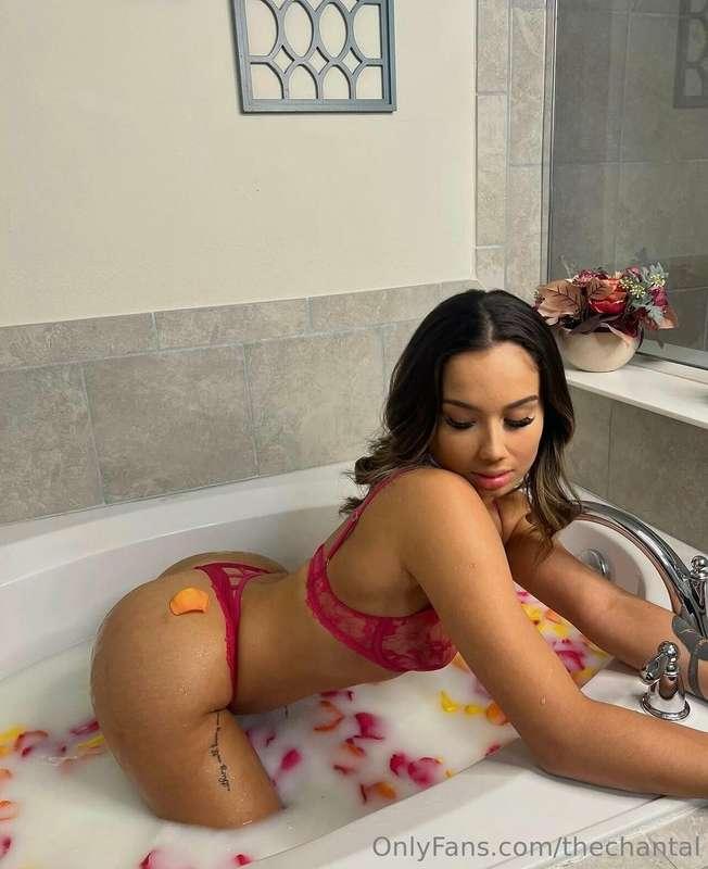 Let me milk it dry then play in it papi 💦