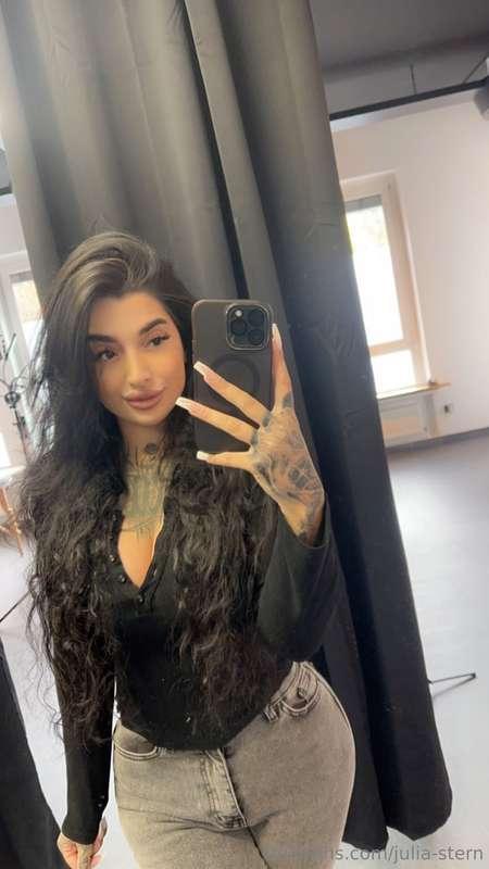Hey Leute bin grade in meinem Tattoostudio 😇 Schreibt mir Ab..