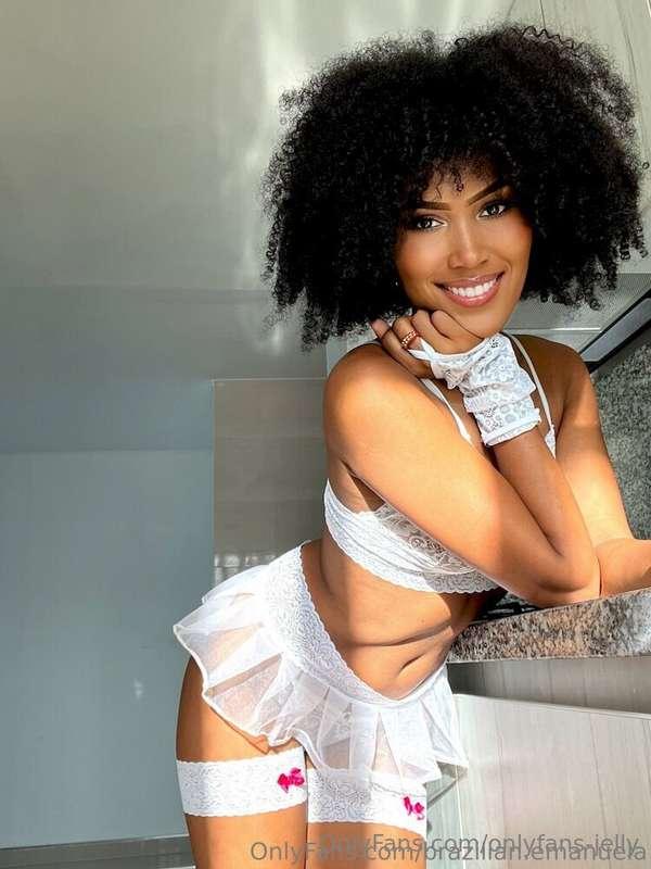 🌙 I @blackqueen.ema am the queen of late-night vibes, with s..