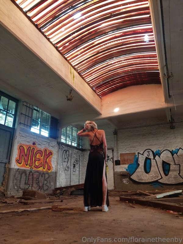 I did a photoshooting in a lost place. I love the way the im..