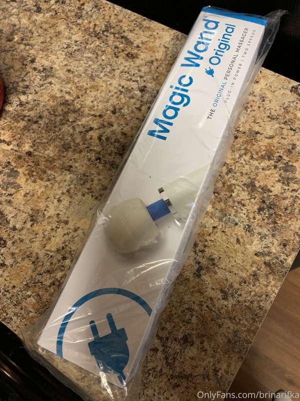 Look what just arrived, happy early bday to meeeeee