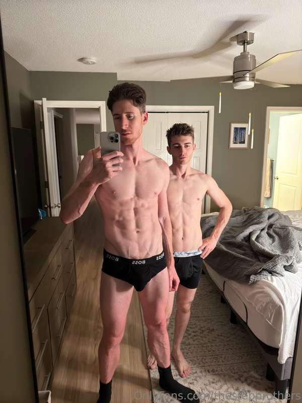 Instagram pics vs Onlyfans pics 📸💦5 pics