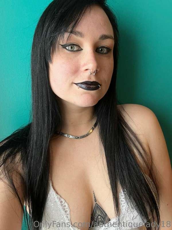 authentiquelady18 image #1