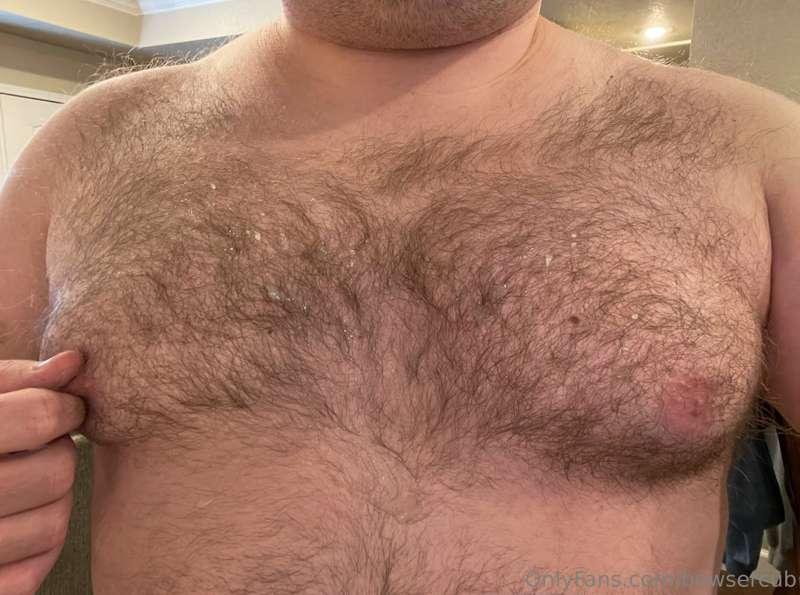 A daddy shot his load all over my chest and then made me put..