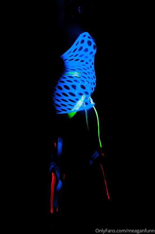 Glow in the dark 📸 by Cisenhrose