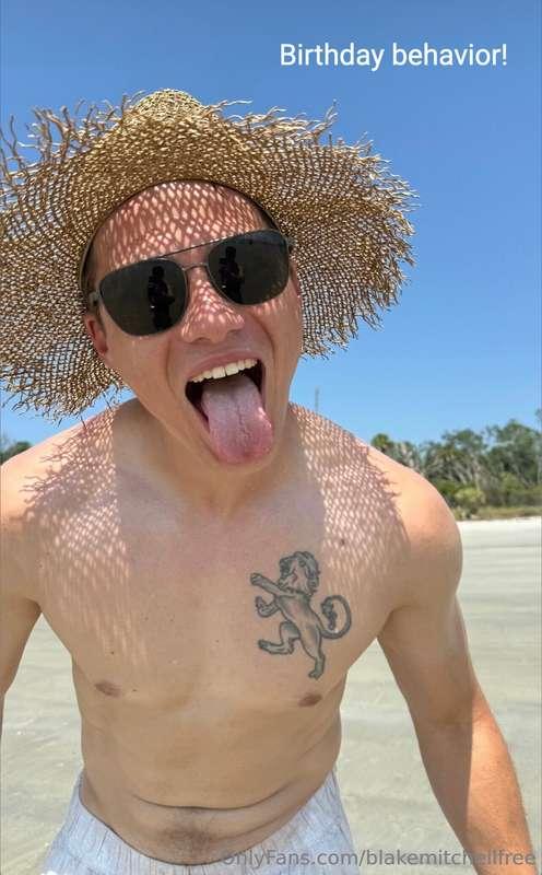 HUGGGEE subscription sale on my no PPV, all inclusive page i..