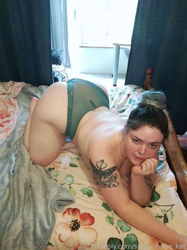 Patiently waiting on my bed for you to come fuck me. 