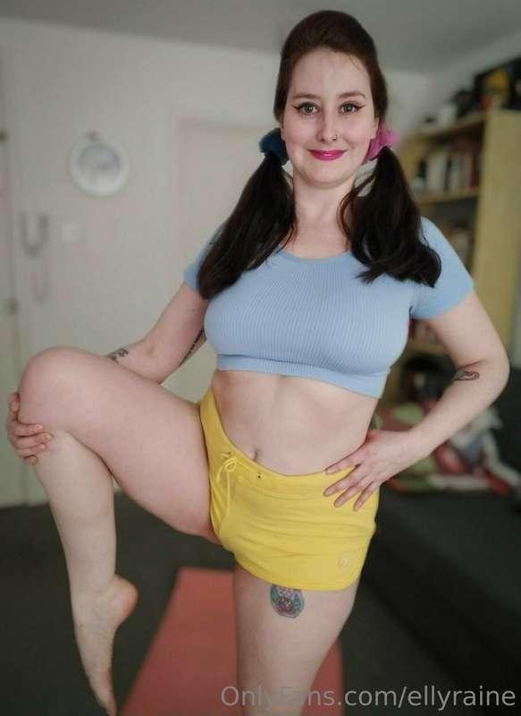 ellyraine image #0