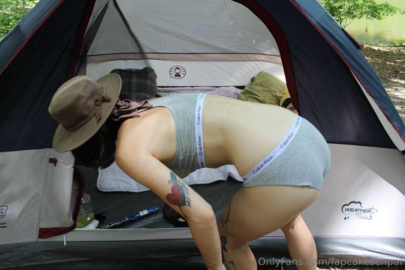 Part 2 of my camping photoset!! You get a good look at my ta..