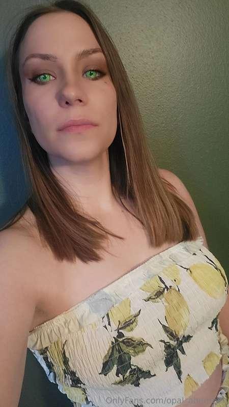 Goodmorning and Happy Friday! ❤️ I hope everybody has a wond..