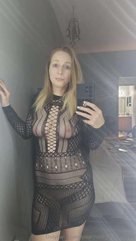 Bored and horny today come play with me in my new outfit 😘