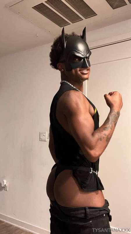 Who’s ready for October 😈🦇💁🏾‍♂️👻🍁