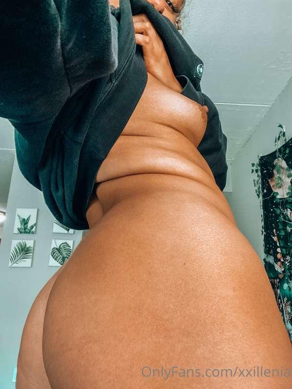 Check your dms! Come buy some content ❤️
