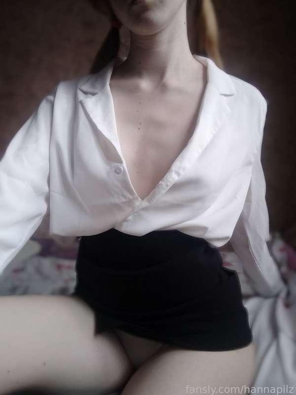 my button is undone, what are you going to do next? 😳

❀ #18yo #barelylegal #schoolgirl #daddysgirl #student ❀ 