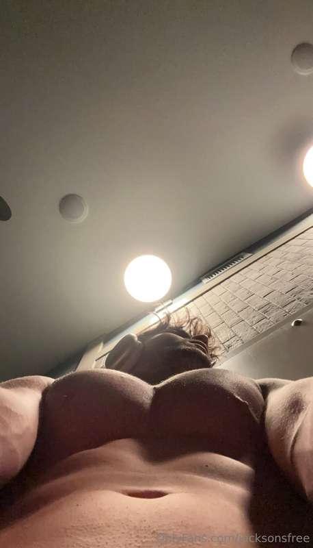 your view while your sucking me off 👅