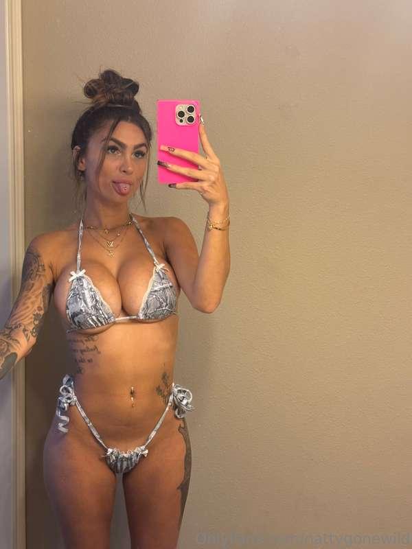 will you stroke your juicy cock to me babe? Let me know in m..