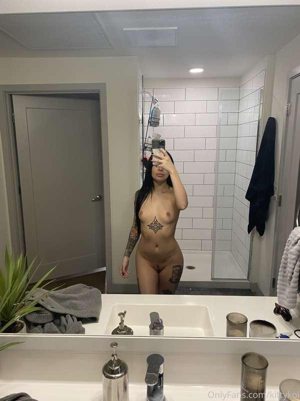 I’m about to hop in the shower and head to work 😚 happy Sund..