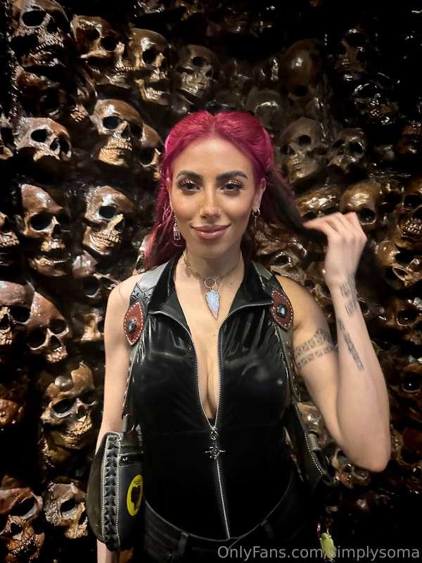 Something spooky is coming soon to my OFTV 👻Can’t wait to sh..
