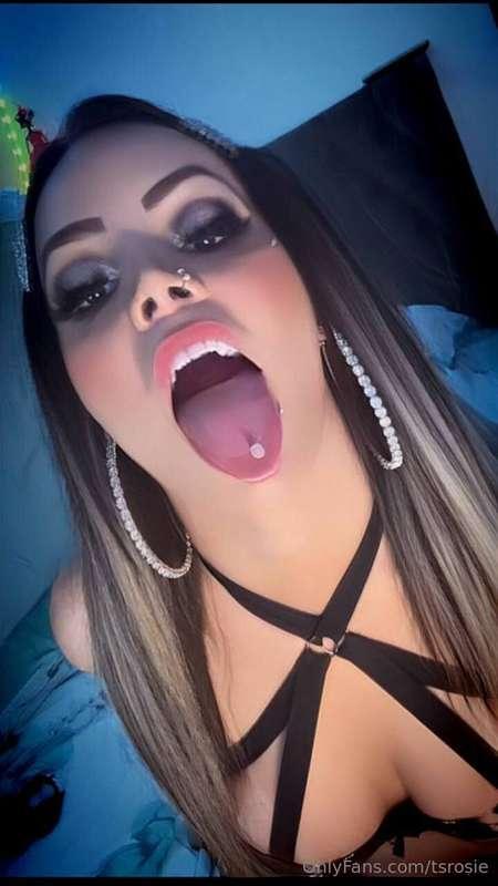 Hi love, my name is @bvbelleblond         Beautiful transsex..